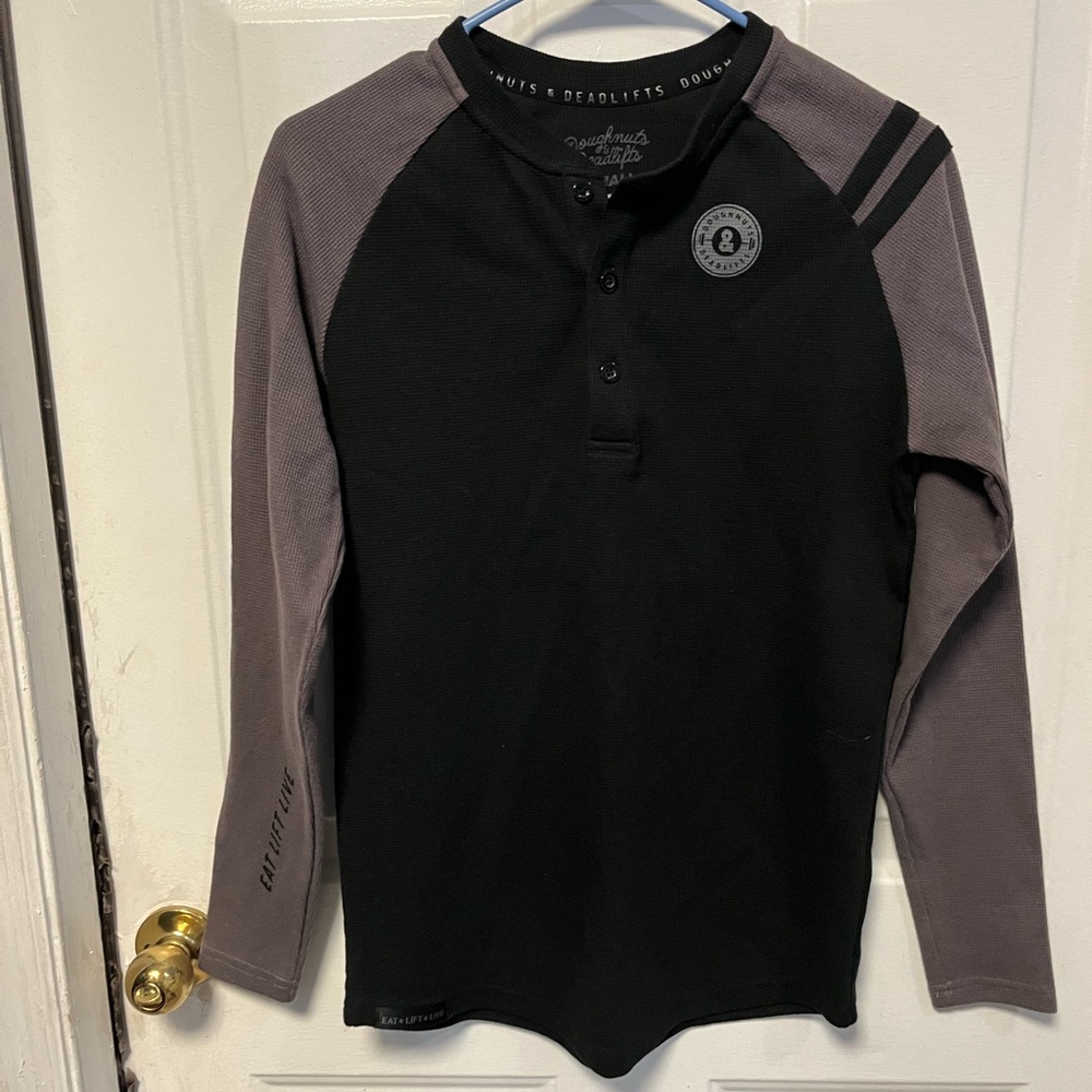 Doughnuts and deadlifts size small Black and Gray waffle knit  Long Sleeve Shirt